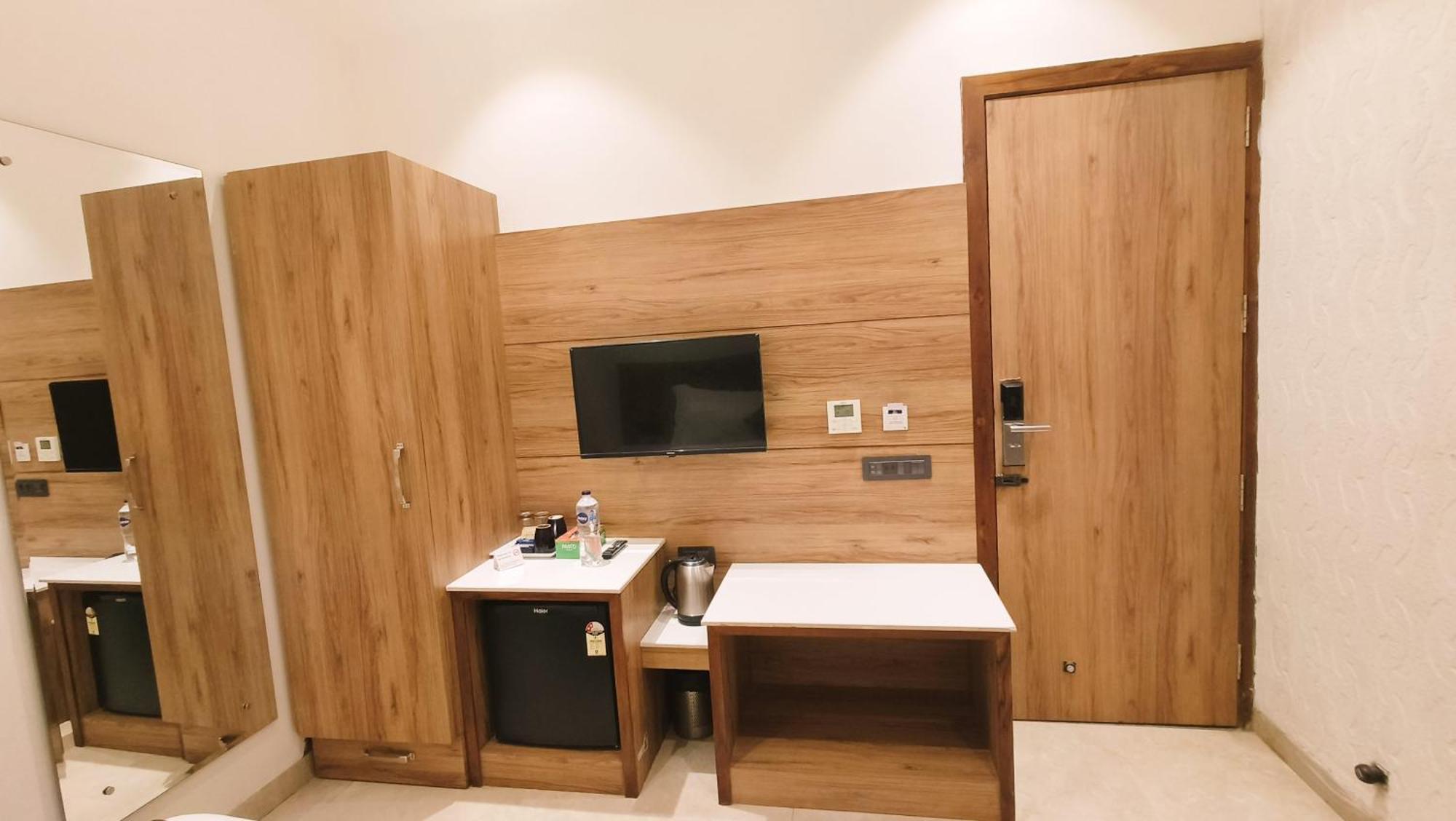 אמריצר Blessings Hotel מראה חיצוני תמונה