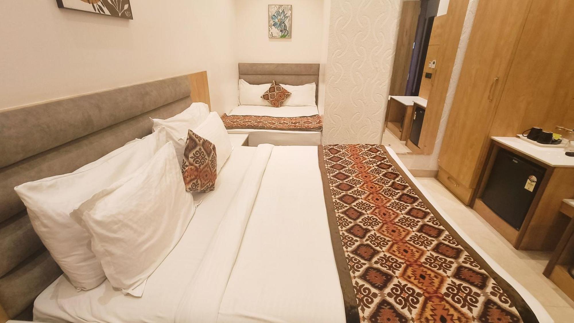 אמריצר Blessings Hotel מראה חיצוני תמונה