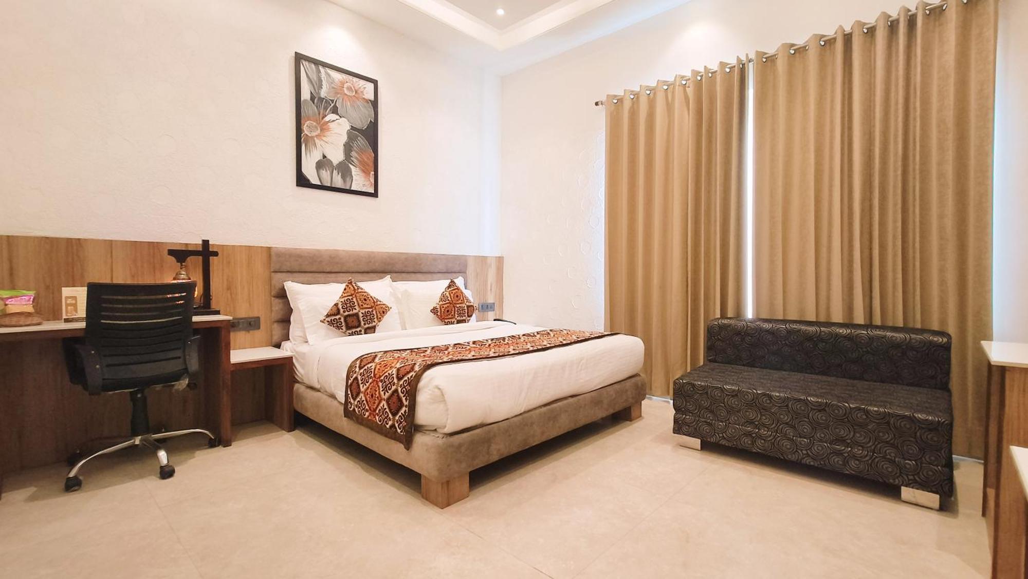 אמריצר Blessings Hotel מראה חיצוני תמונה